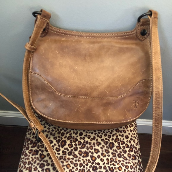 frye saddle bag purse